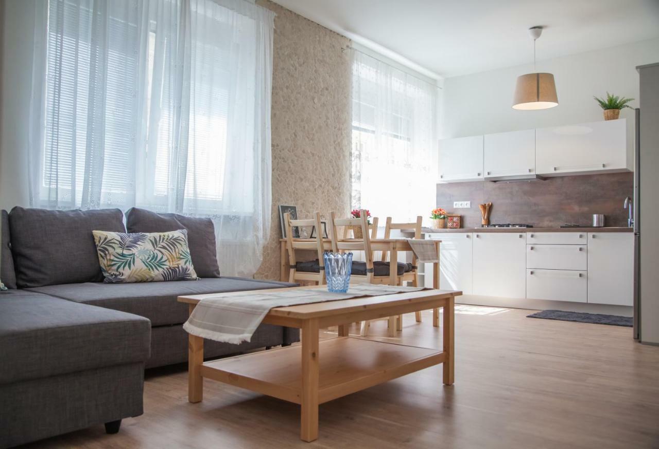 Downtown Pedestrian Zone Apartment Bratislava Exterior photo