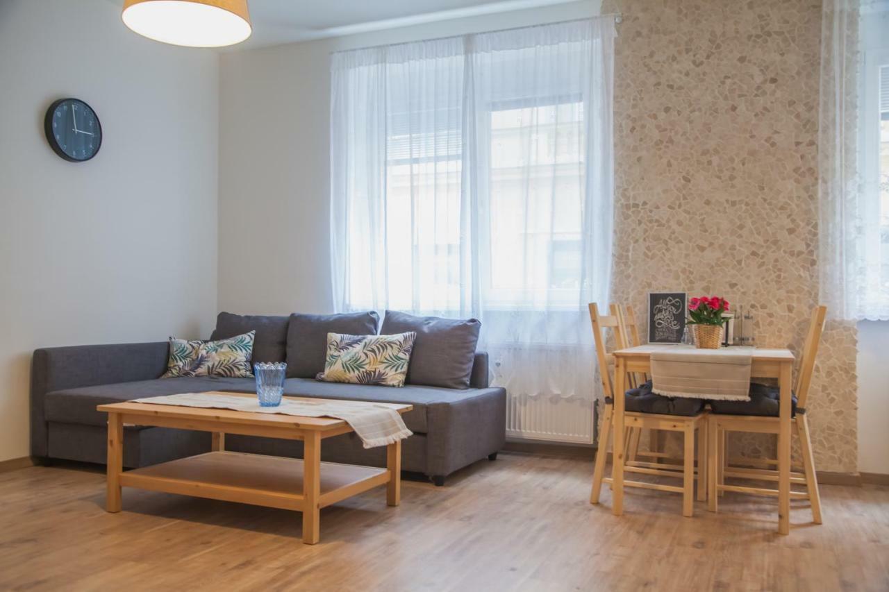Downtown Pedestrian Zone Apartment Bratislava Exterior photo